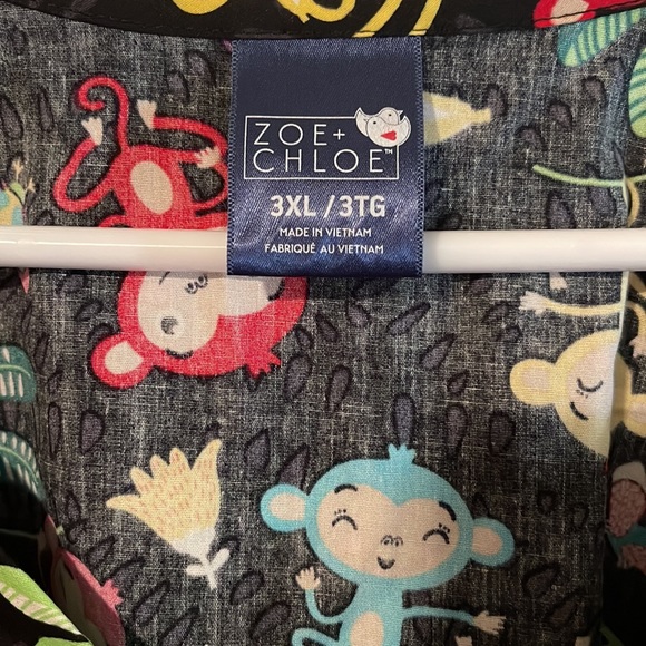 Monkey scrub top 🙉 - Picture 4 of 5